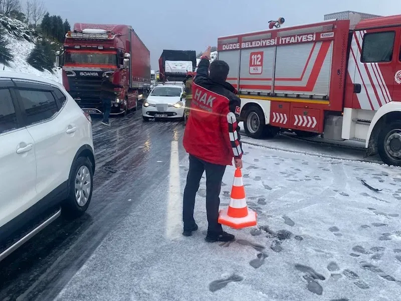 Van kurtarma ekibi, Bolu Tüneli’ndeki kazaya müdahale etti