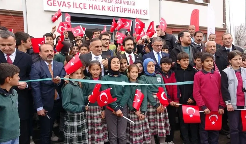 Bakan Yardımcısı Mumcu Van’da incelemelerde bulundu