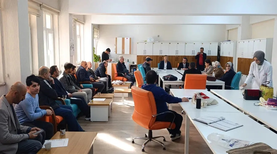  İpekyolu İlçe Milli Eğitim Müdürü Harun Yeşilova, DYK Kurslarını Yerinde Denetledi