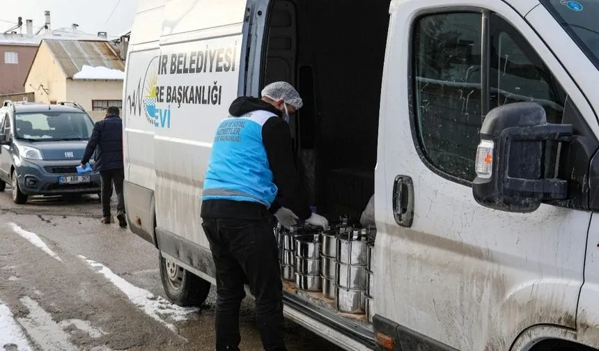 Van Büyükşehir, 10 bin kişiye iftar dağıtıyor