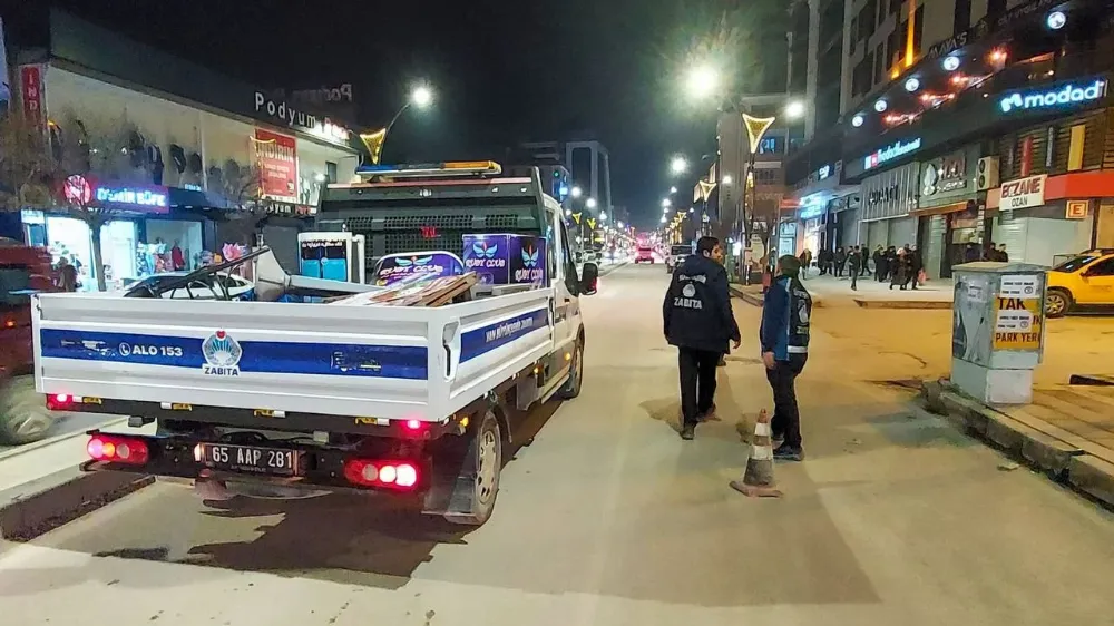 Van Büyükşehir Zabıtası kaldırım işgaline son veriyor