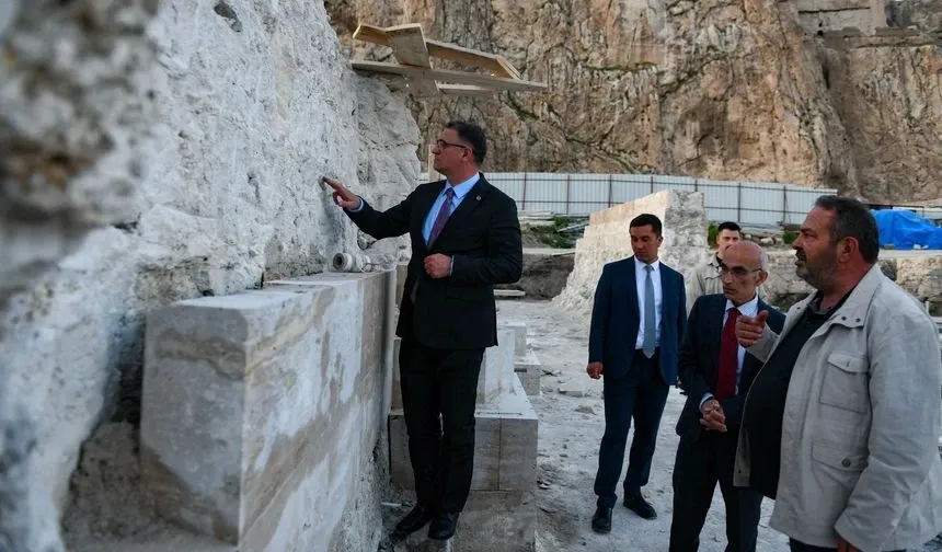 Vali Balcı, Tarihi Van Ulu Camii’nde İncelemelerde Bulundu