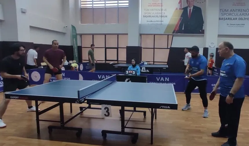 Van’da masa tenisi turnuvası…