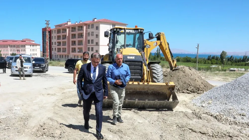 Elmalık Yolunda Çalışmalar Tüm Hızıyla Sürüyor