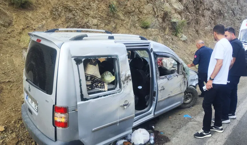 Yüksekova-Van Karayolu’nda Trafik Kazası!