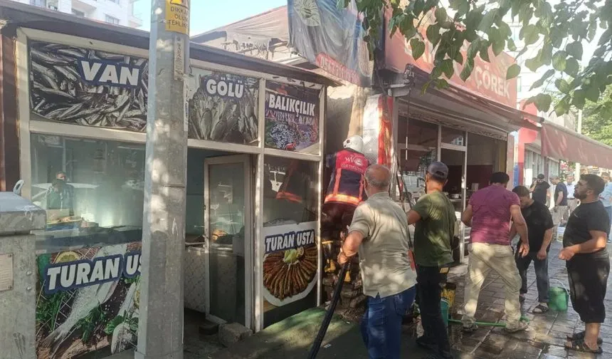 Van’da Korkutan İş Yeri Yangını