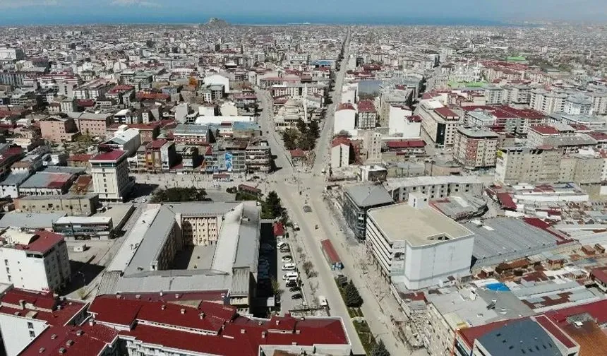 Van’da Aşırı Sıcaklık Uyarısı: Güneşten Korunun