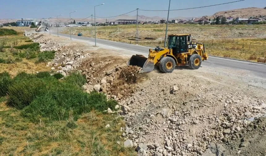 Van Gölü Sahil Yolu’nda Çalışmalar Son Hızla Devam Ediyor