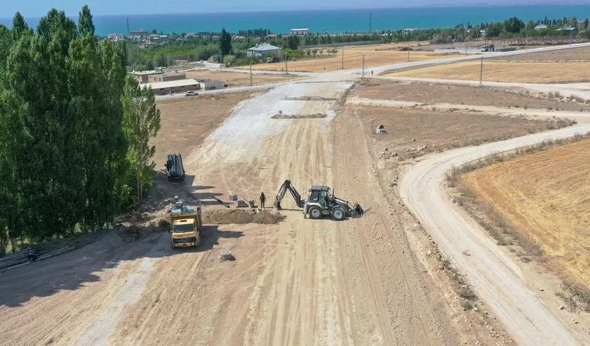Elmalık Yolu’nda Yıkım Çalışmaları Yapılıyor