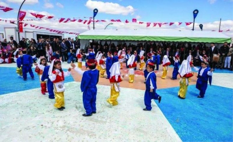 Van’da, 23 Nisan Ulusal Egemenlik ve Çocuk Bayramı coşkuyla kutlandı